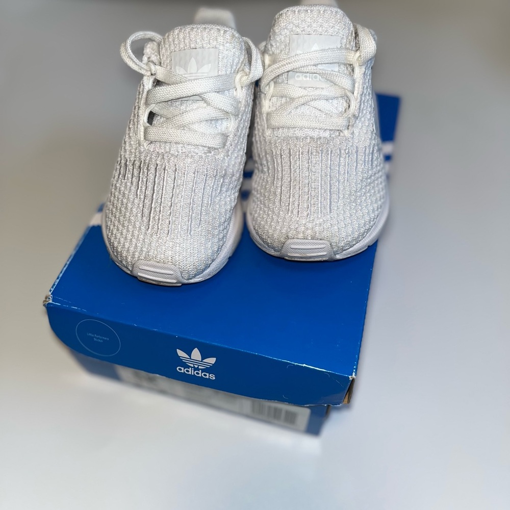 Adorable Adidas Swift Run I Sneakers – Size 5K!